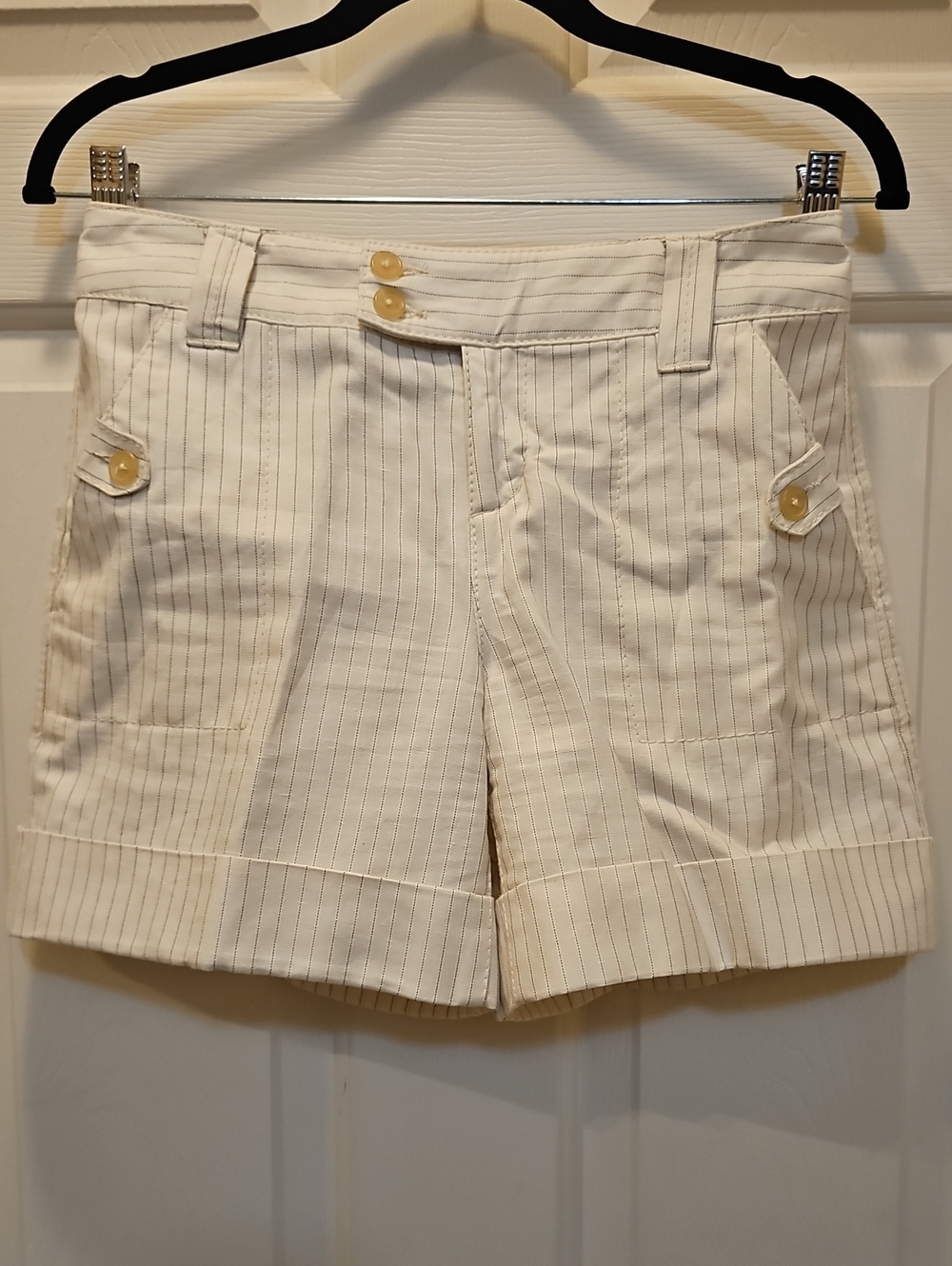 Banana Republic Size 0 Cream Pinstripe Bermuda Cuffed Shorts with Button Tabs